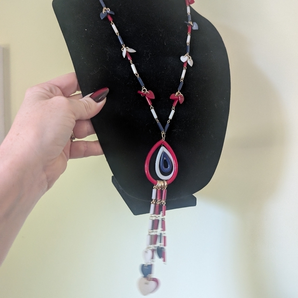 Elegant Multicolor Pendant Necklace